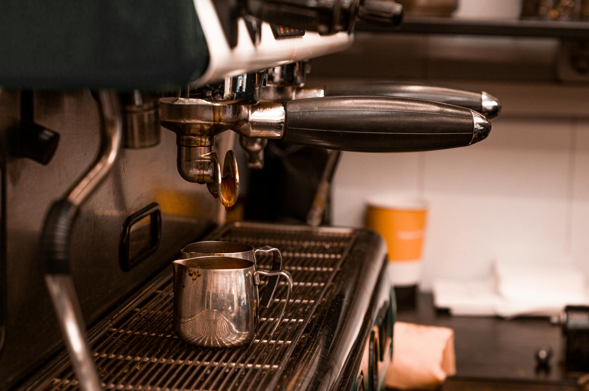 Industrial coffee brewing machine with multiple dispensers and digital controls